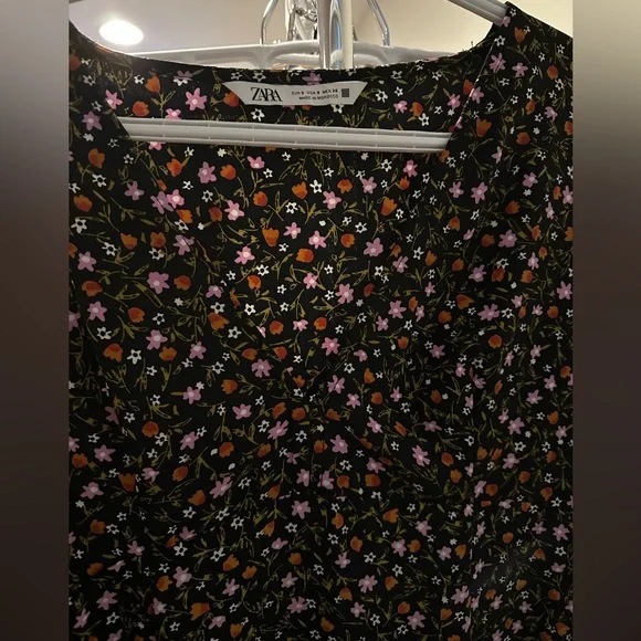 Zara mini flower dress - Picture 2 of 3